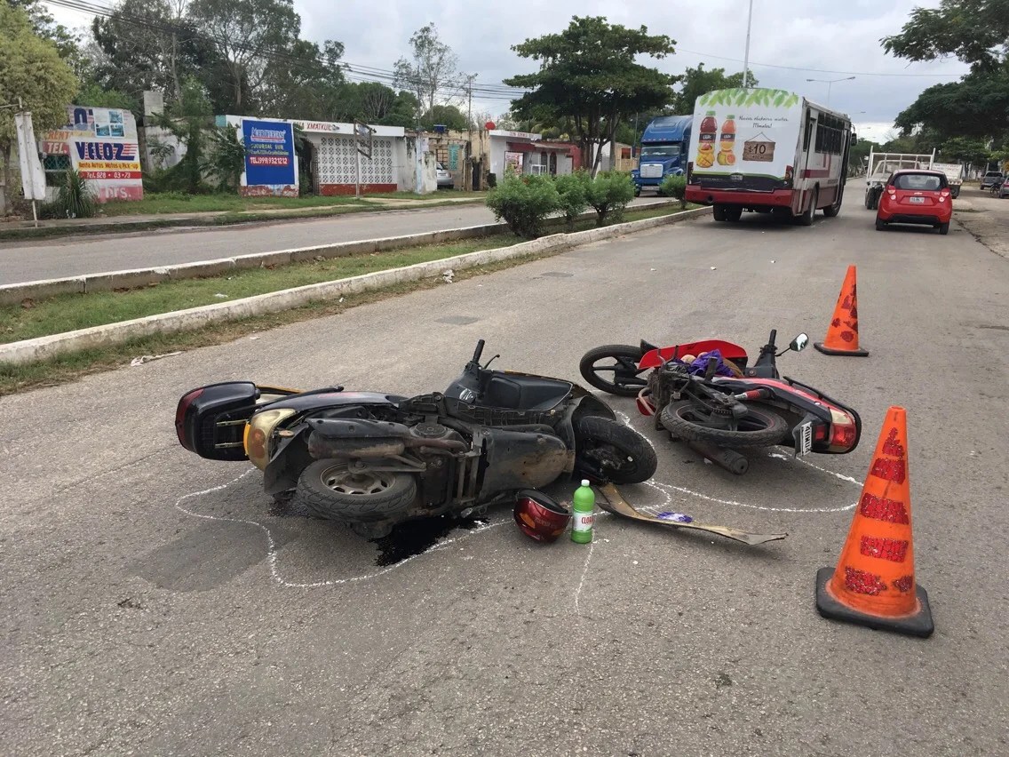 Familia lesionada por choque de motocicletas LectorMx