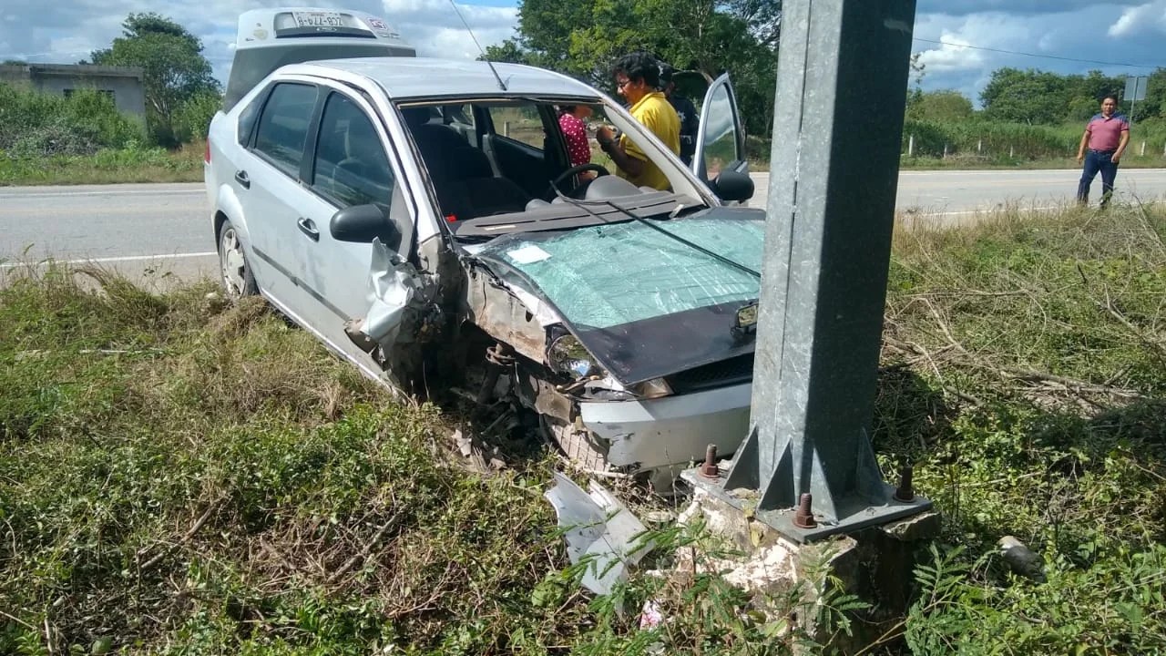 Choca auto en que viajaba y se abre herida de cirugía LectorMx