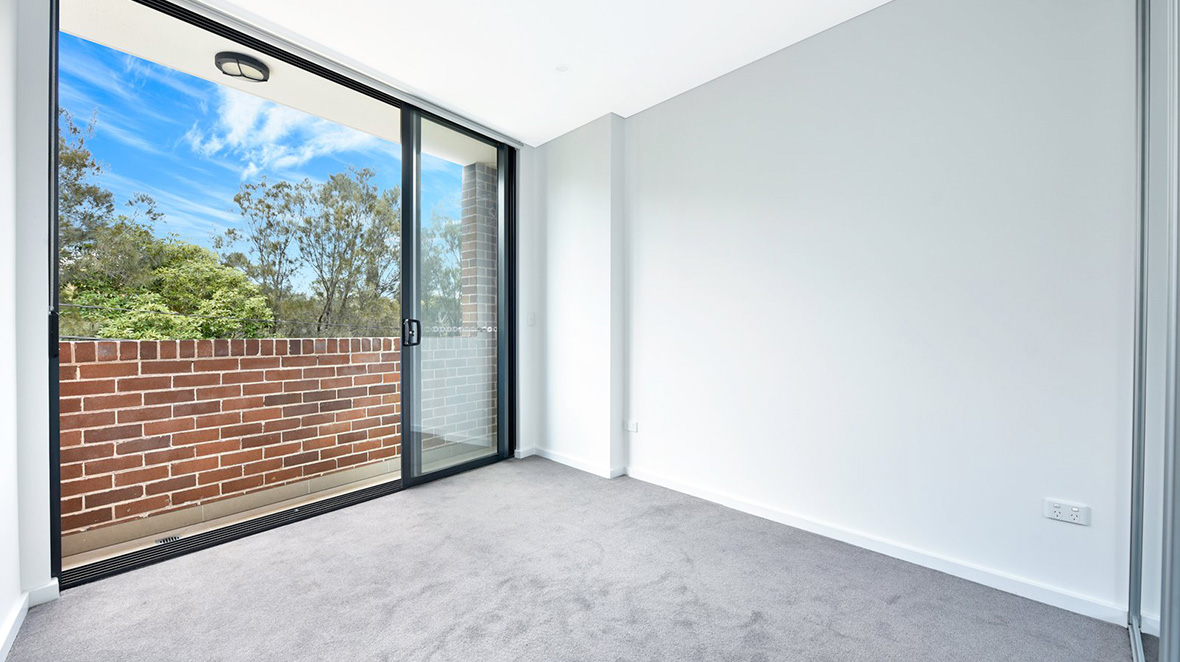 HOMEBUSH Loftus Crescent Leda