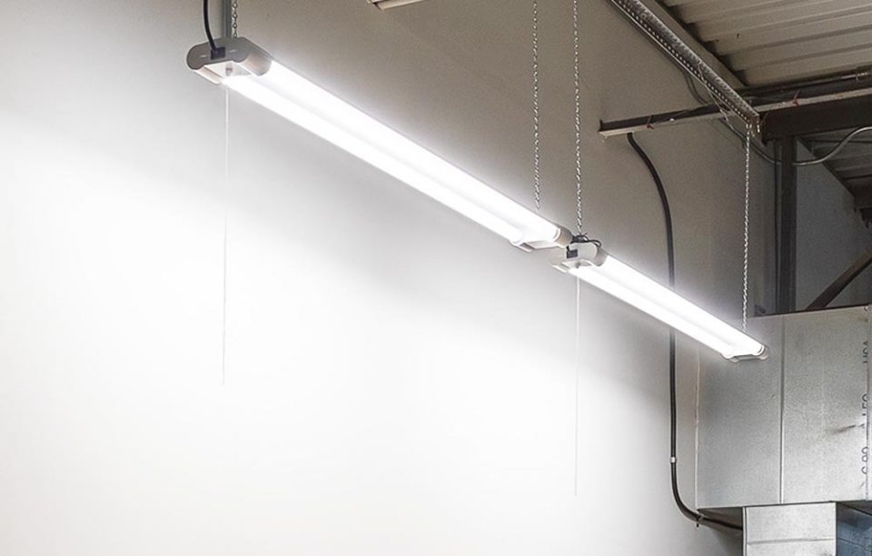 Best Linkable LED Shop Lights [Easiest To Fit & Use At Home] LED