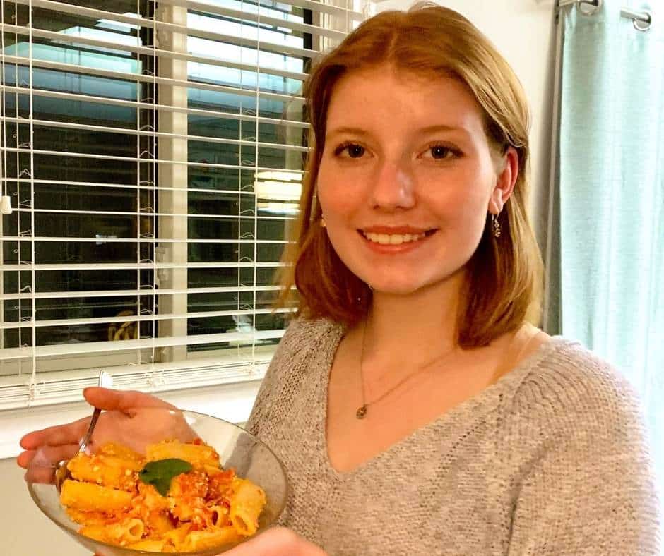 Feta Pasta TikTok Recipe Ava Cooks Lee and Maria's