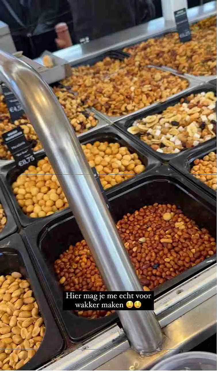 Vriendin Walter uit B&B Vol Liefde maakt een prachtig liedje voor hem