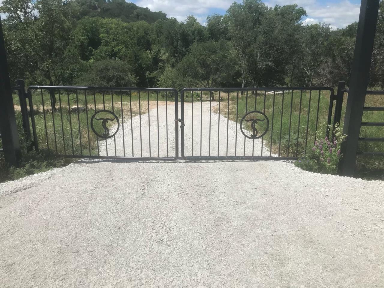 The Best Custom Ranch Entrance Gates in Texas