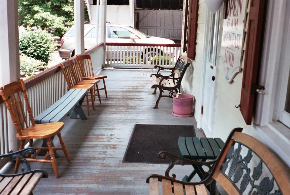 Pat’s Colonial Kitchen, Newtown PA Left at the Fork