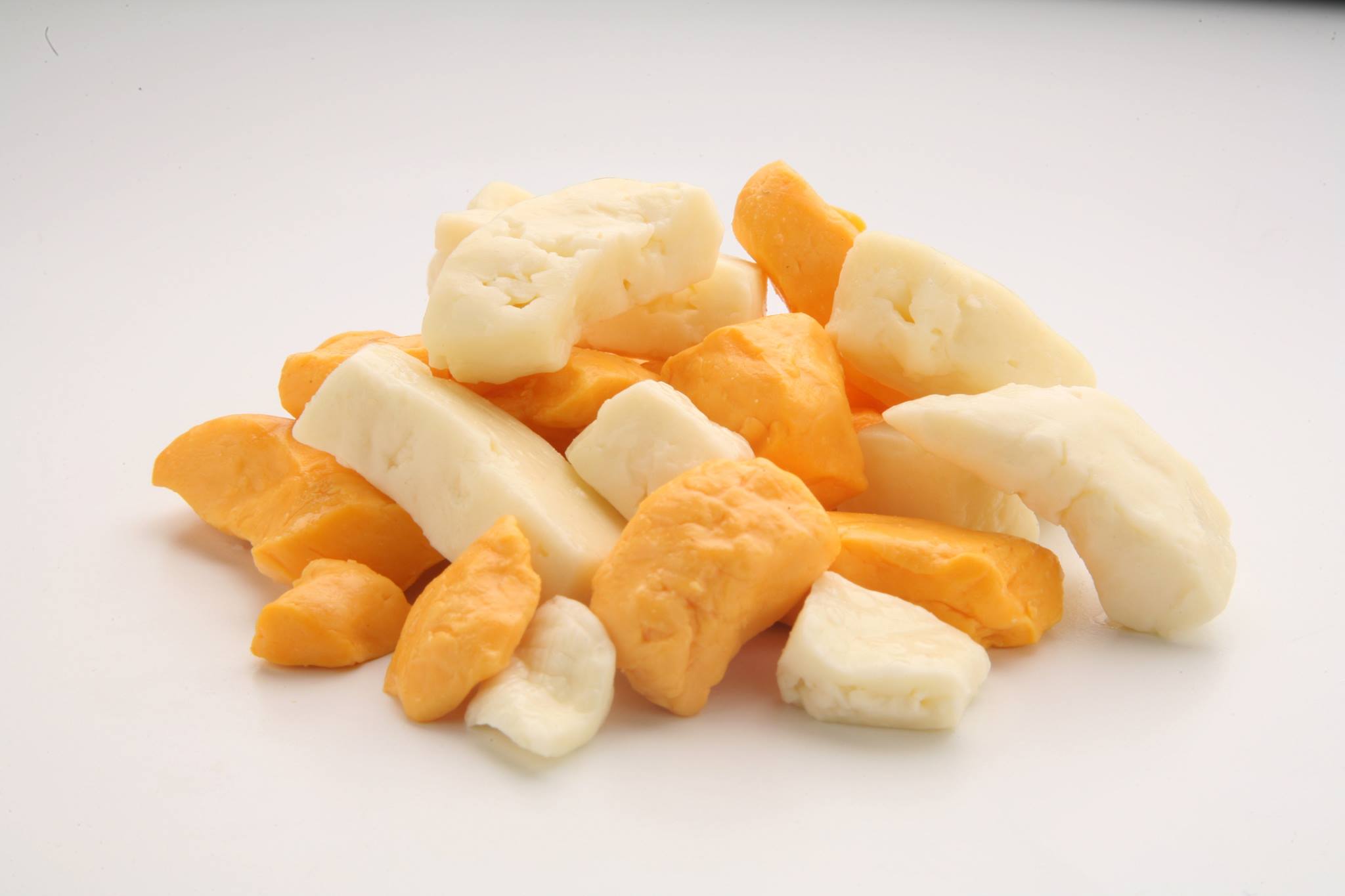 Wisconsin Cheese Curds White or Yellow? Left at the Fork