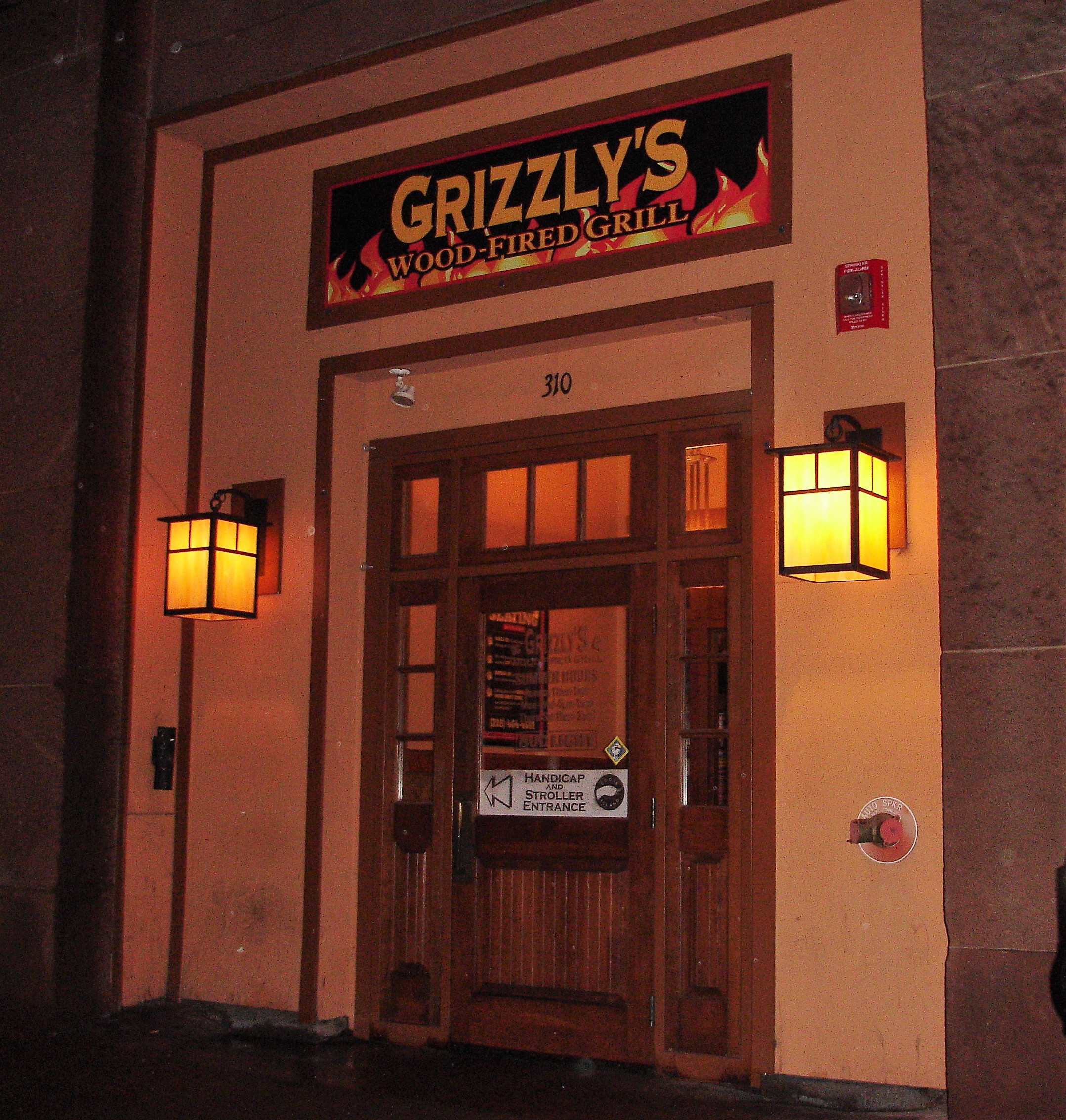 Grizzly’s, Duluth MN Left at the Fork