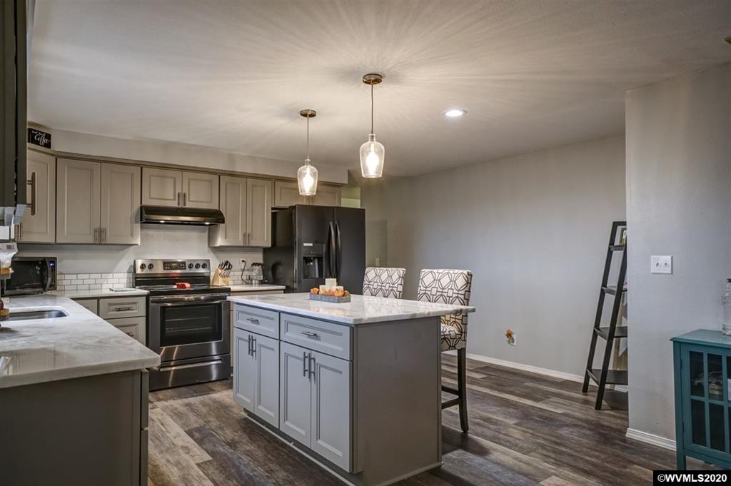 New Listing! 1641 Stone Hedge Keizer, Oregon Legacy Real Estate