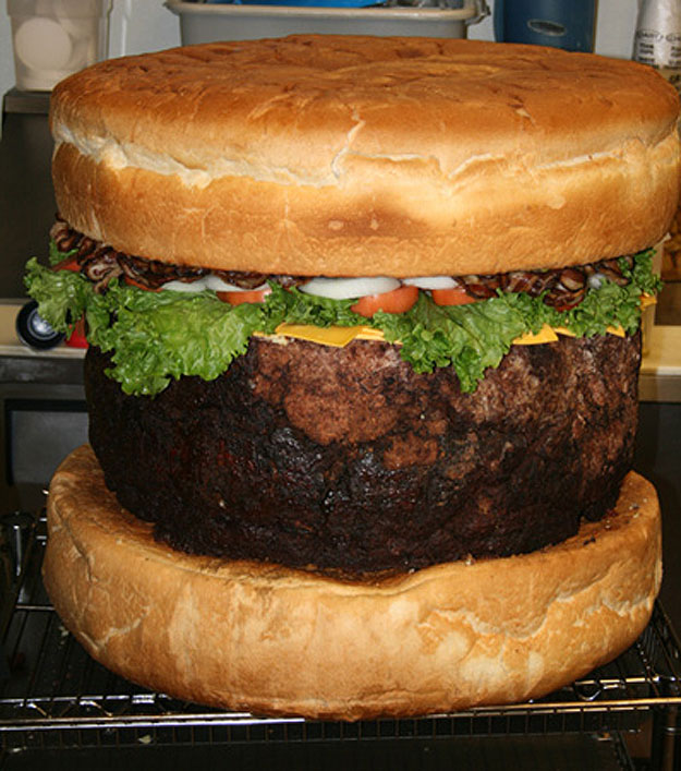 World’s Biggest Burger Lega Nerd