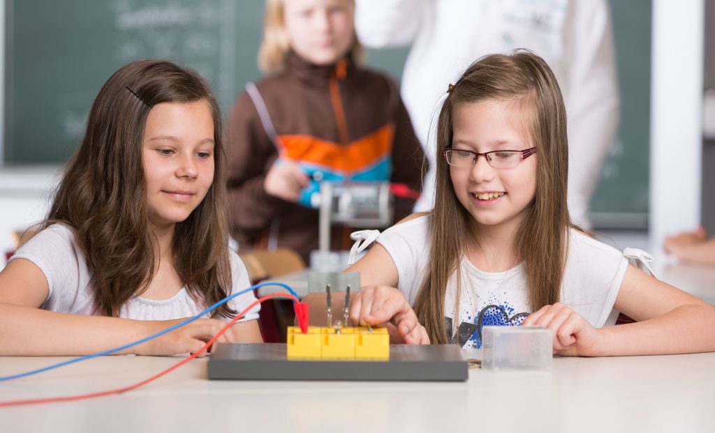 Versuch im PhysikUnterricht Legend Learning Center