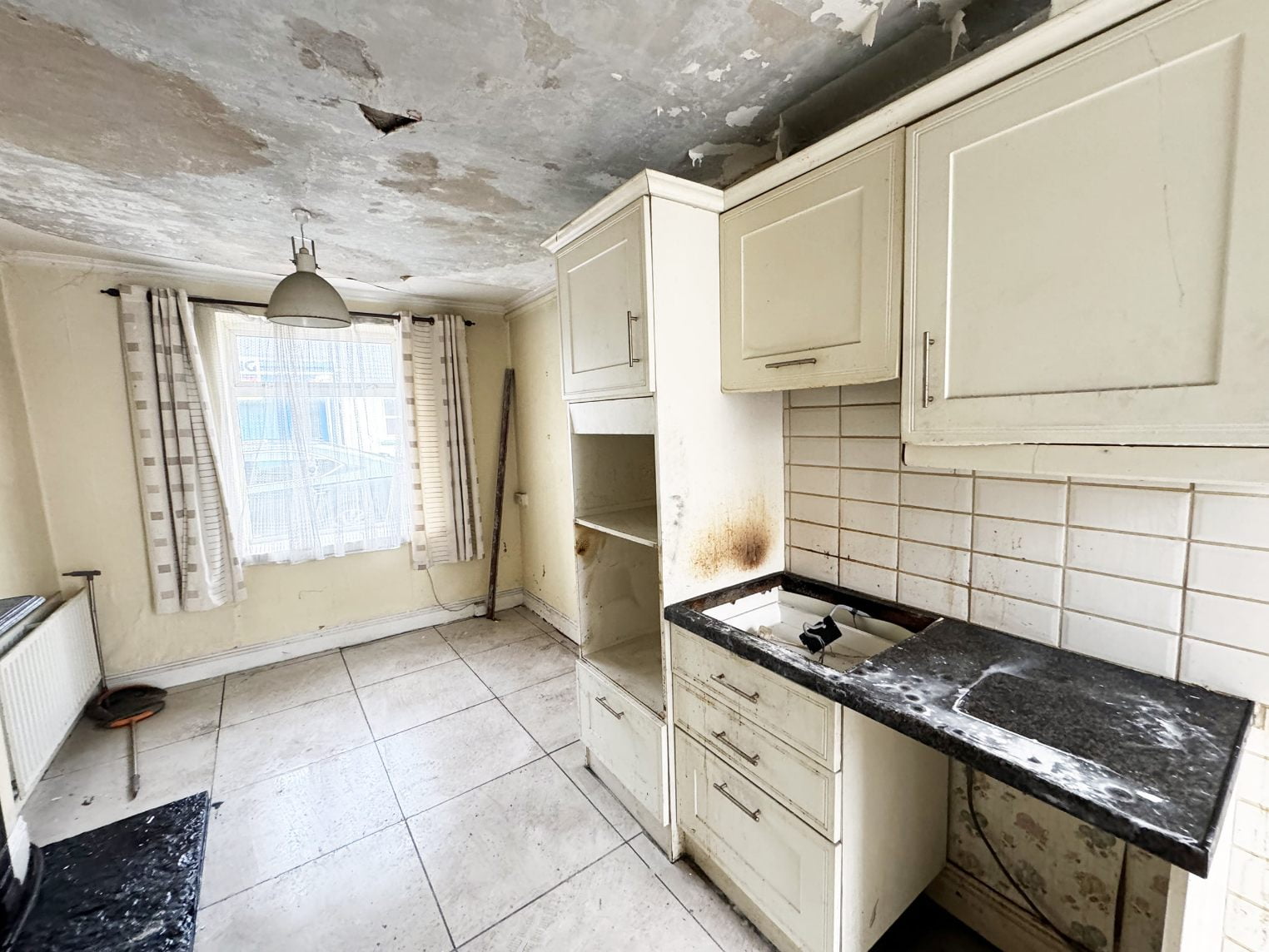 3 Bedroom House For Sale in Douglas Lehanes & Associates Ltd.