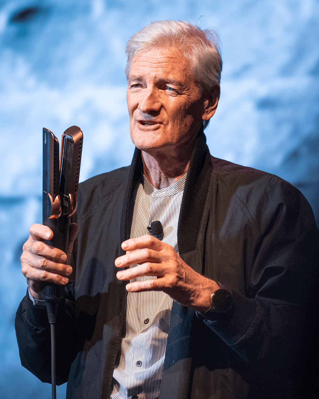 Uncovering the new Dyson Airstrait hair straightener! Use the unique