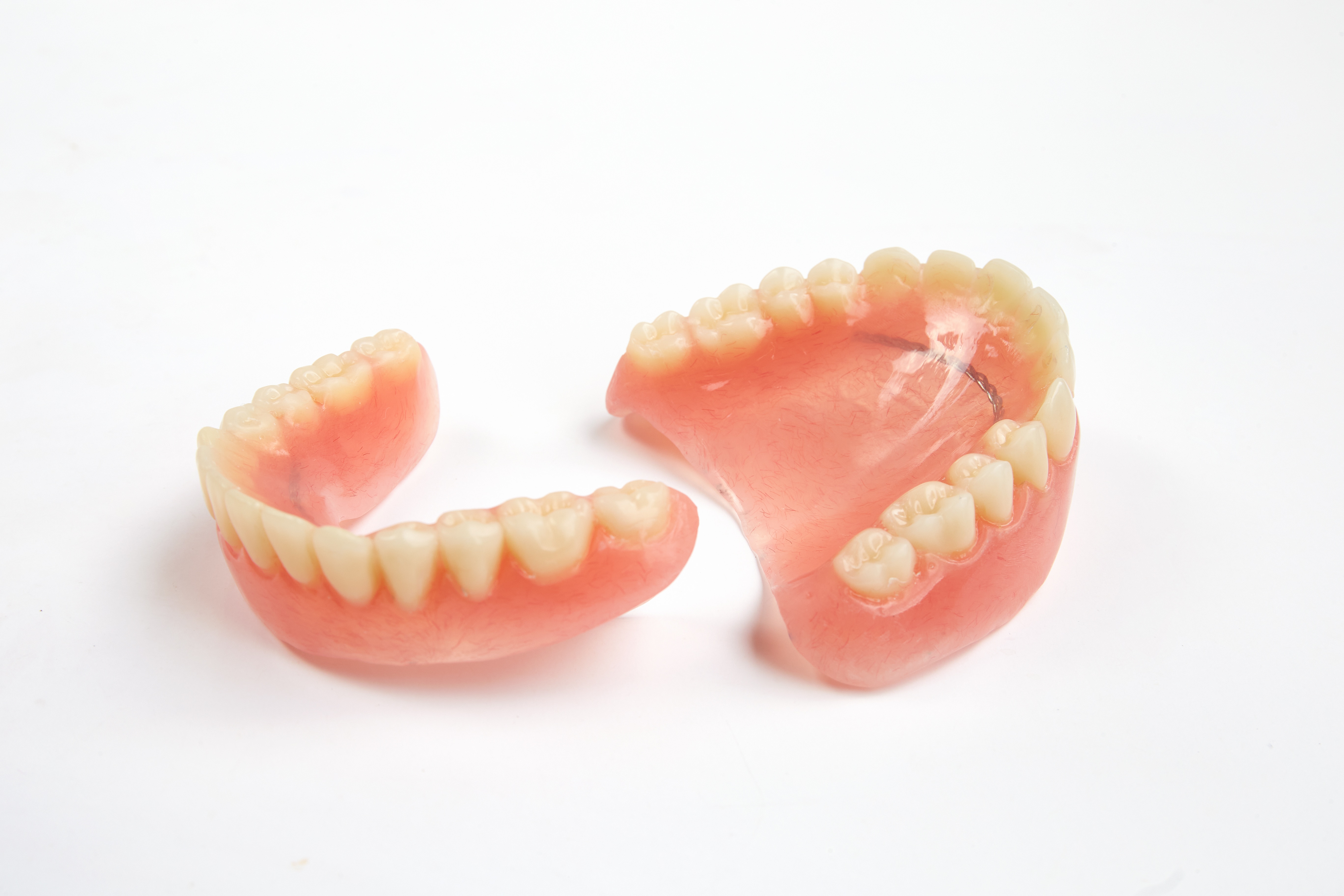 Astoria Dentist Explains How Complete Dentures Offer A Full Smile