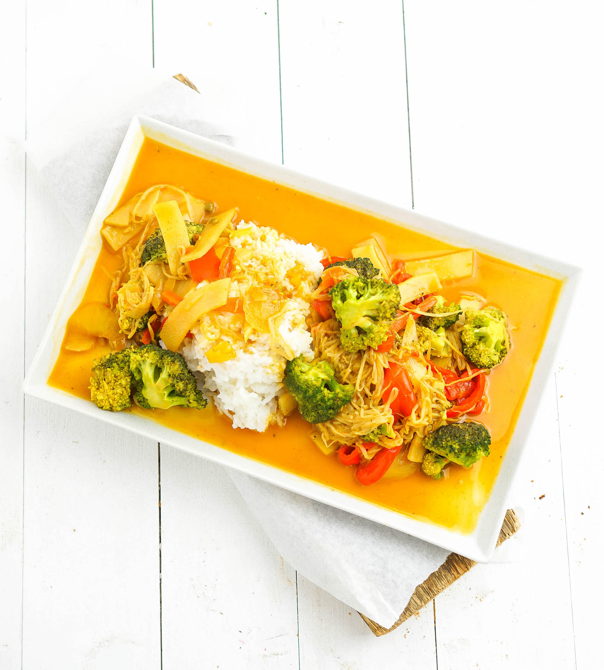 Rezept für ein gesundes Thai Curry mit frischem Gemüse und Reis in