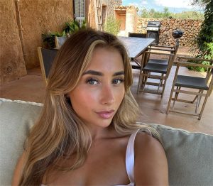 Biography Of Lily Phillips: Her Age, Wiki, Height, Weight, Net Worth