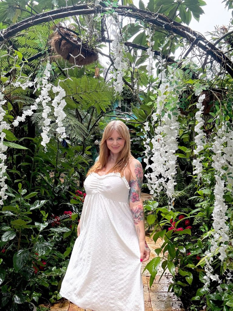 Juliewiththecake Net Worth, Age, Bio, Boyfriend, OnlyFans, Height