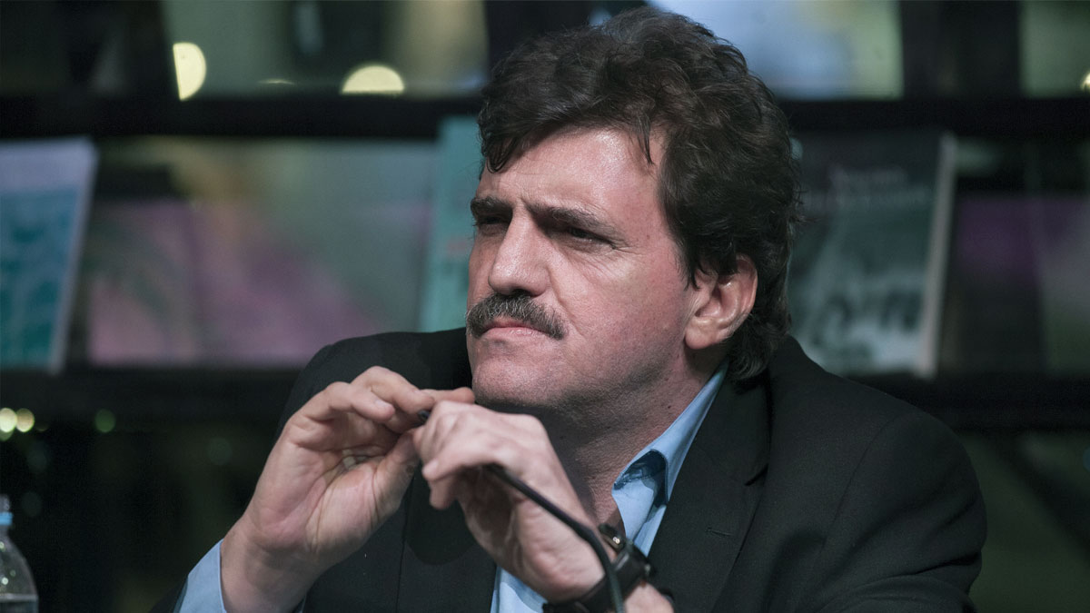 Entregan a Enrique Serna Premio Xavier Villaurrutia