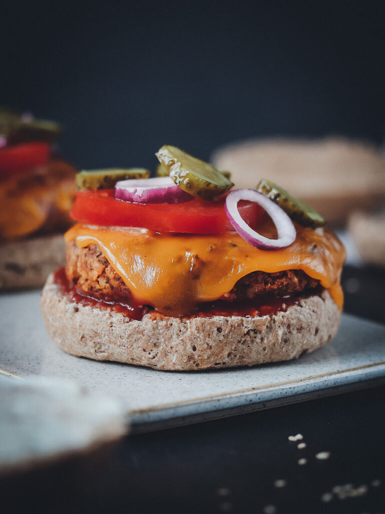 Gesunde Burger mit Dinkel Vollkorn Brötchen Lena Eats Veganer Foodblog