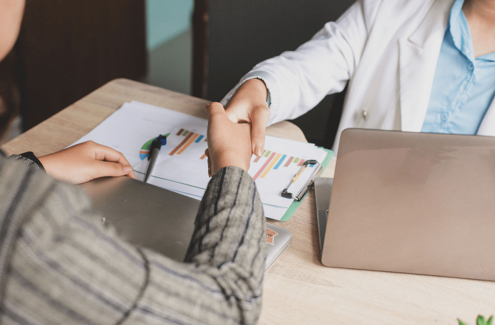 How to Get the Best Price at a Car Dealership LendingArch.ca