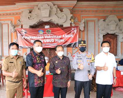 Gubernur Koster Perjuangkan 2.860.116 Penduduk Bali untuk Divaksinasi –  Lenteraesai.id