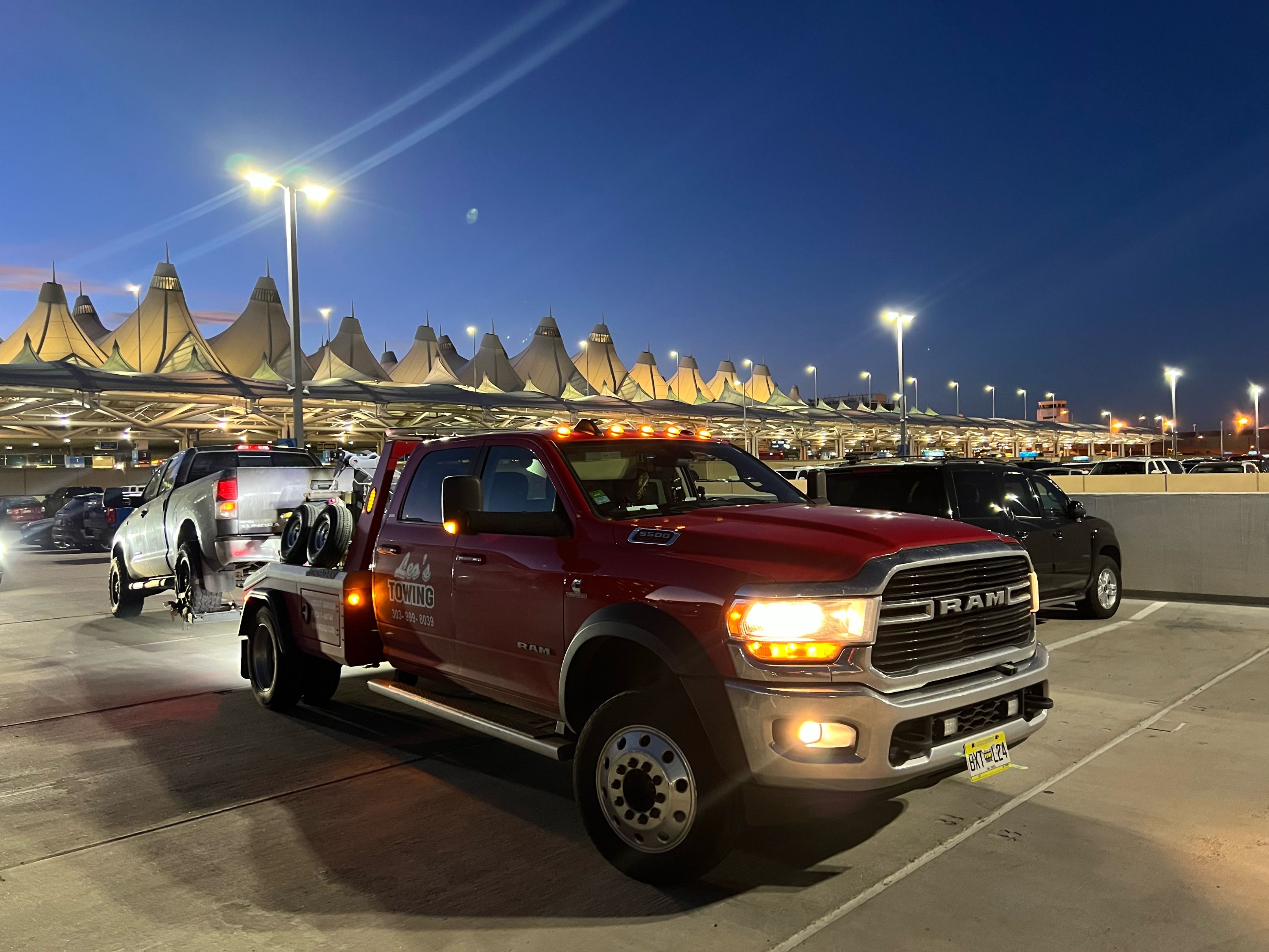 Denver towing Transport Auto Recovery Leo's Towing
