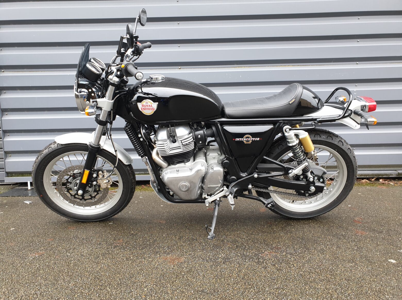 ROYAL ENFIELD INTERCEPTOR 650 noir Le Pôle De L'occasion