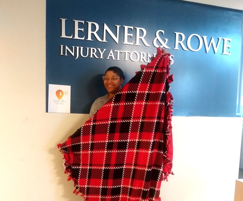 Chicago NoSew Blanket Donation Lerner and Rowe Gives Back