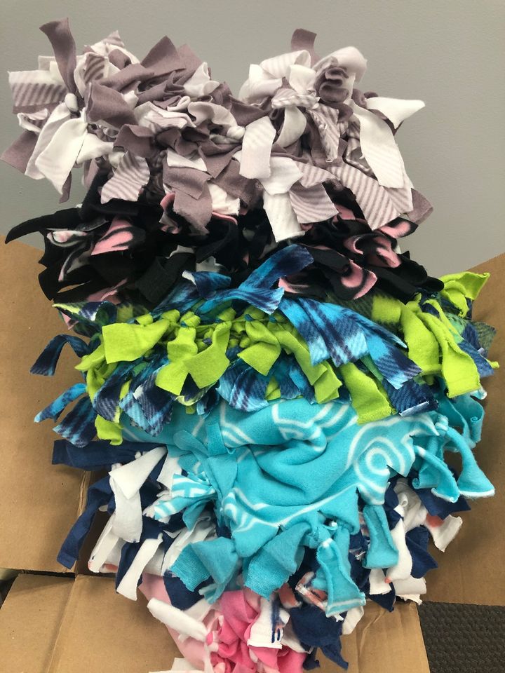 Chicago NoSew Blanket Donation Lerner and Rowe Gives Back