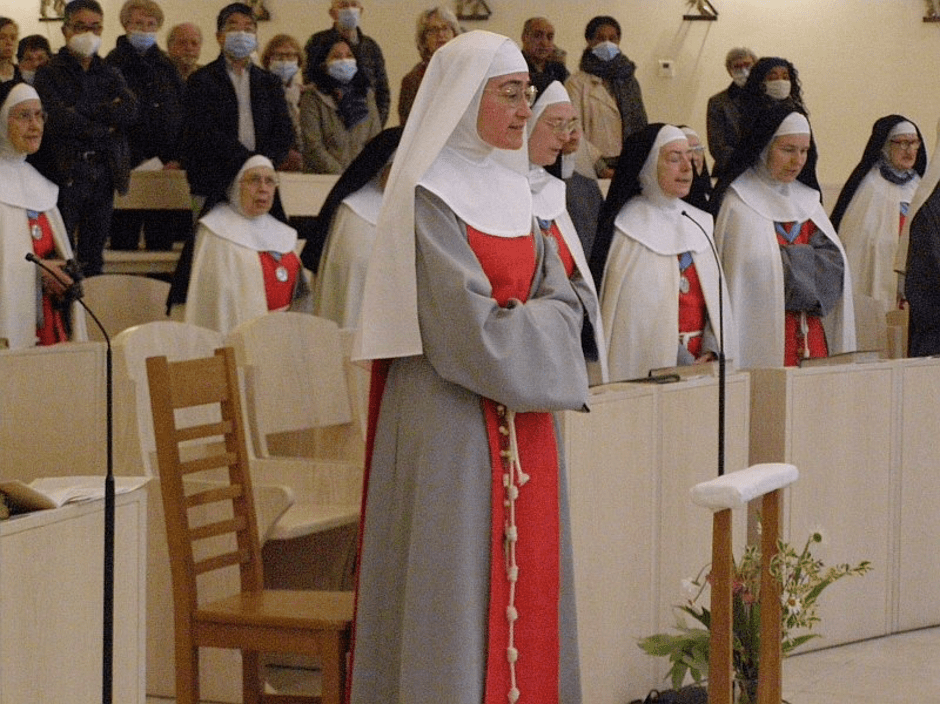 Les différentes étapes de la vie monastique Le Salon Beige