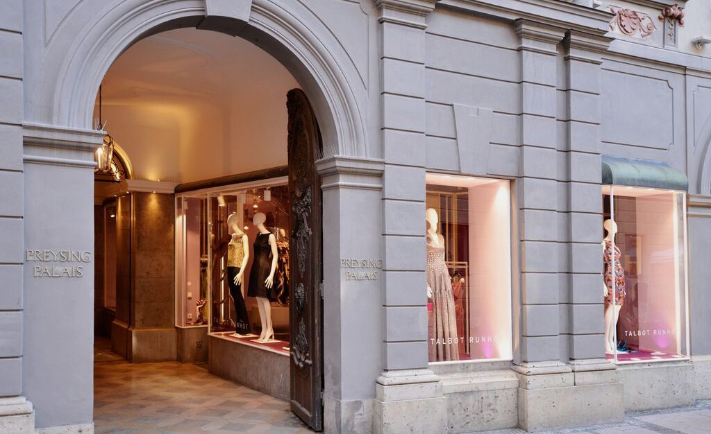 Talbot Runhof Flagship Store in Munich LES FAÇONS