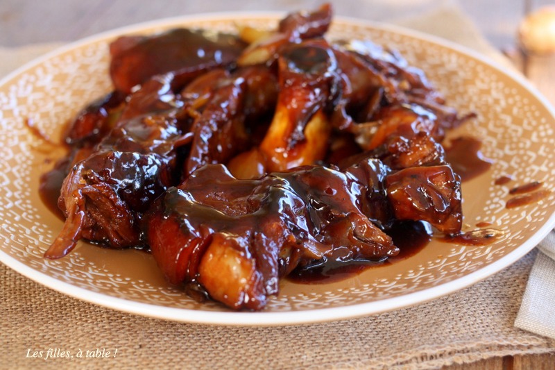 Rouelle de porc caramélisée aux oignons sauciers Les filles, à table