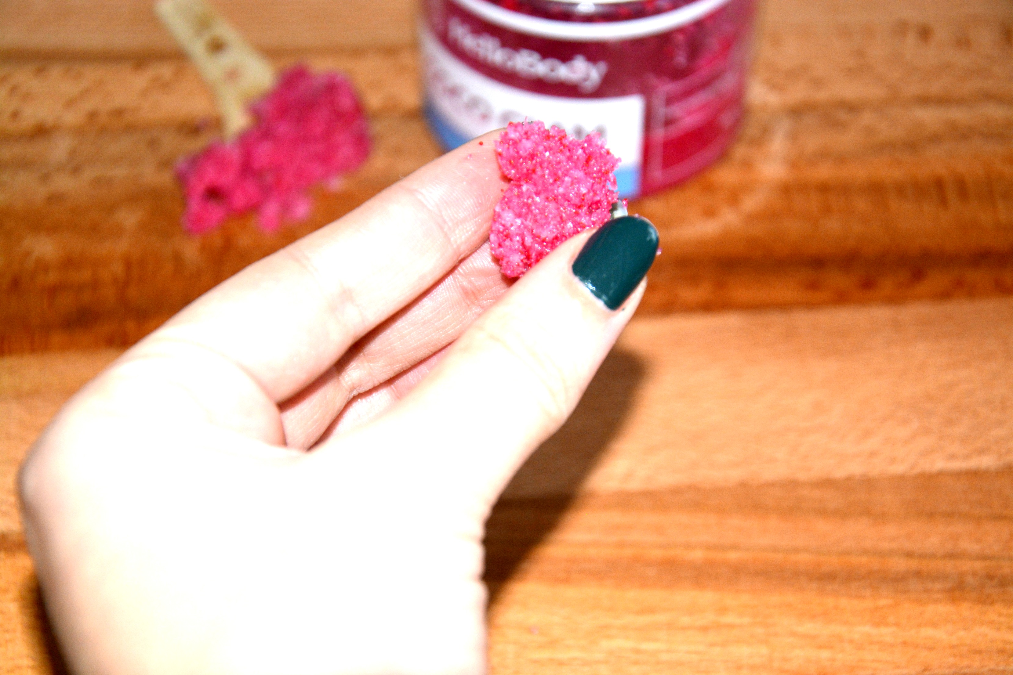 Le gommage COCO GLAM de HELLO BODY