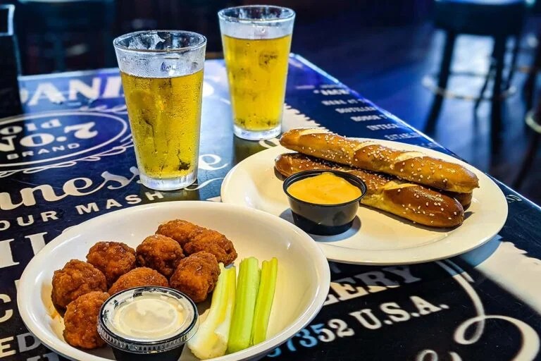 Best Happy Hours in Cocoa Beach & Cape Canaveral LeskoExplore