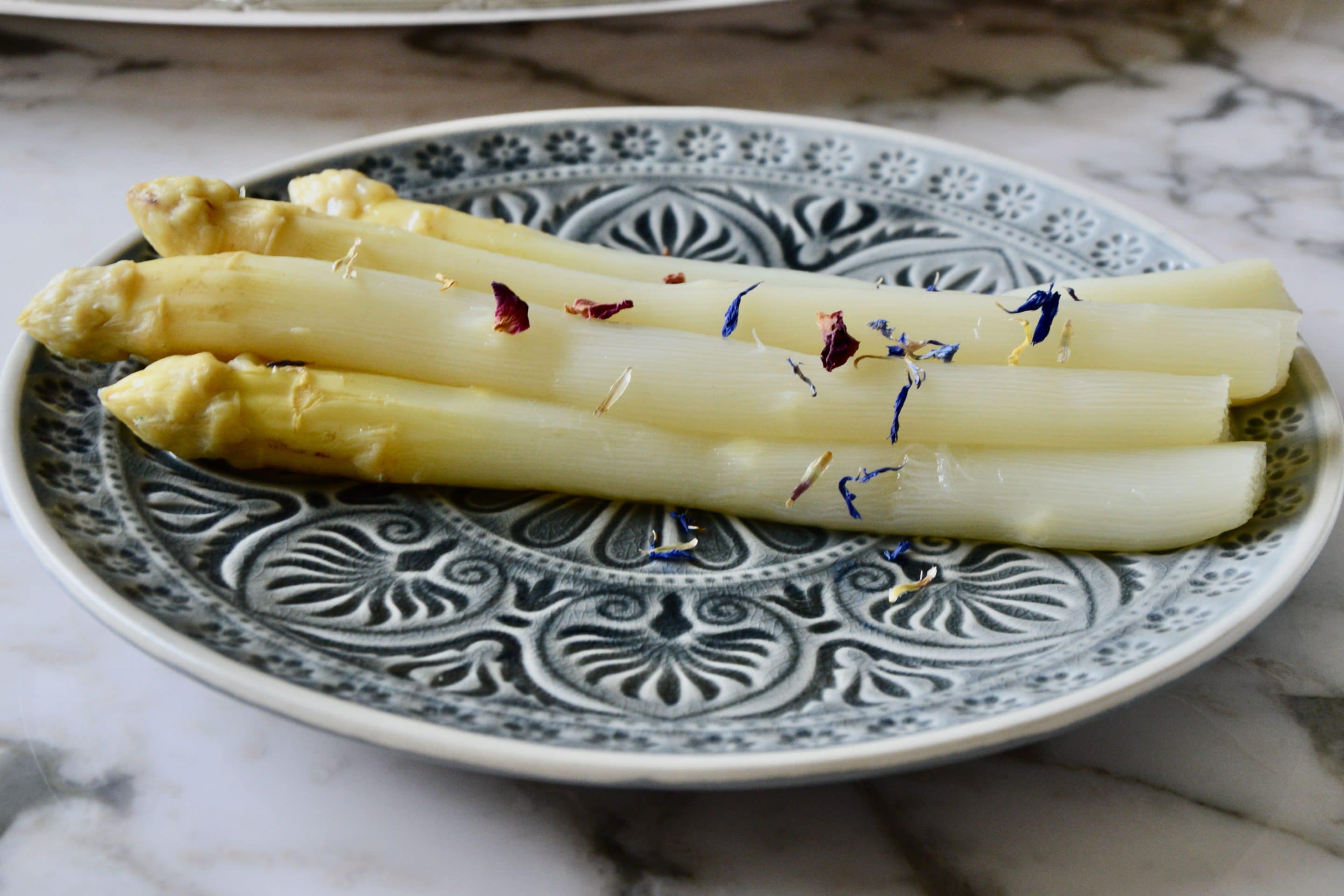 How to cook white asparagus Les menus plaisir