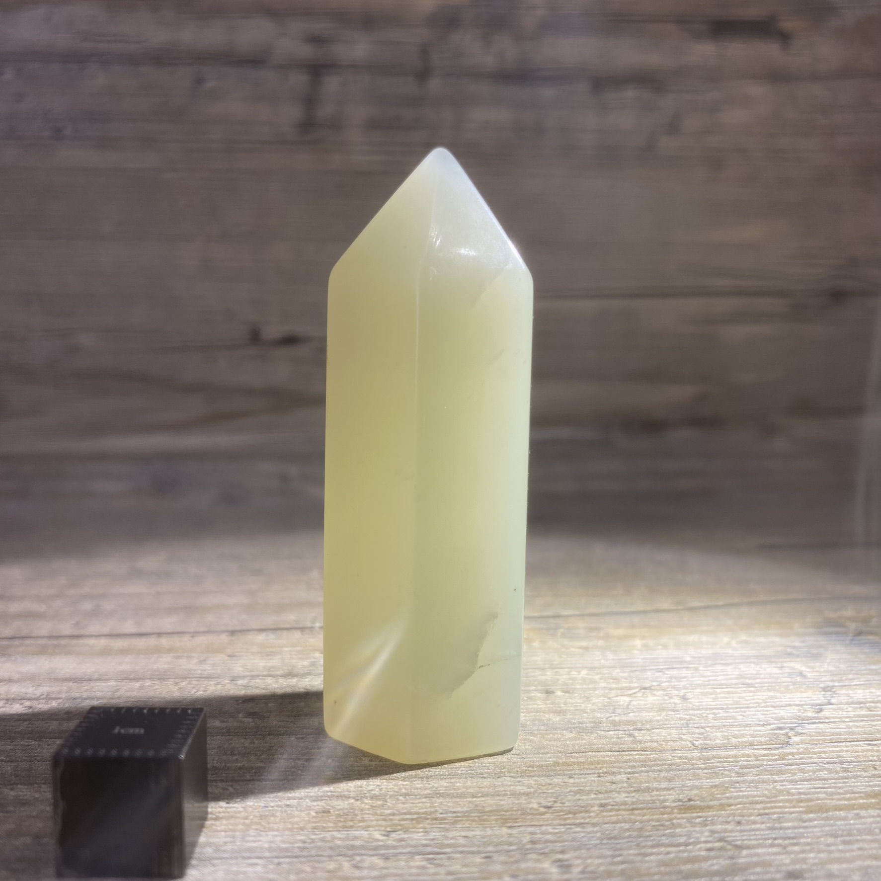 Pointe en Jade Serpentine Lesmineraux.fr