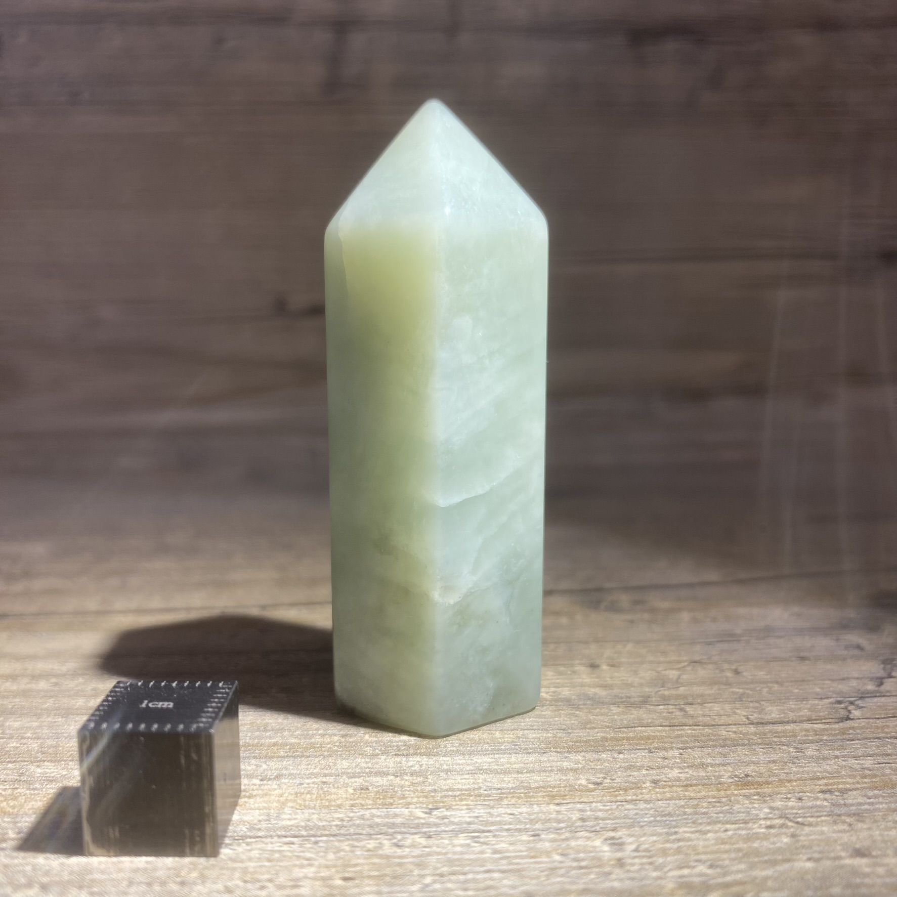 Pointe en Jade Serpentine Lesmineraux.fr