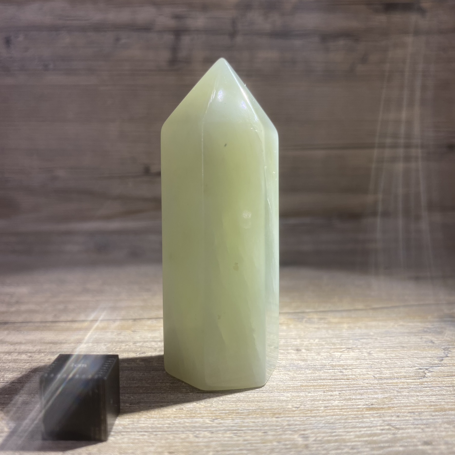 Pointe en Jade Serpentine Lesmineraux.fr