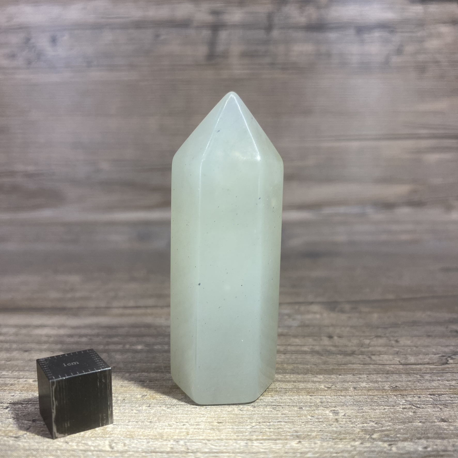 Pointe en Jade Serpentine Lesmineraux.fr