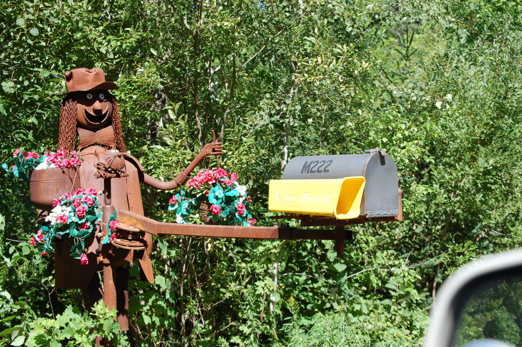 Yard Art Creativity with Scrap Metal, Chain Saw Art and “stuff