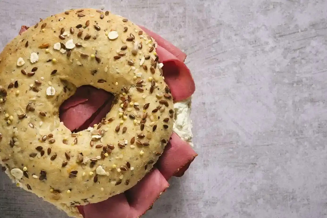 Bagel Cream cheese pastrami Les Soupes à Mémé