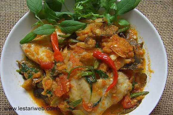 Kumpulan Resep Asli Indonesia Ayam Ungkep Pedas