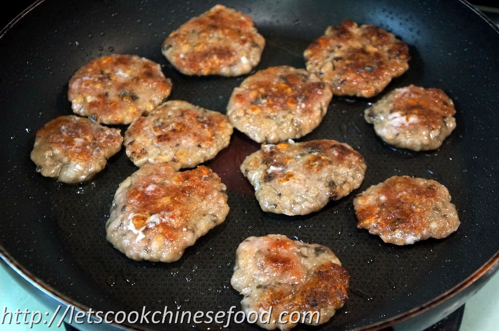 Chinese Recipe Panfried Meat Patties (食譜 香煎肉餅)