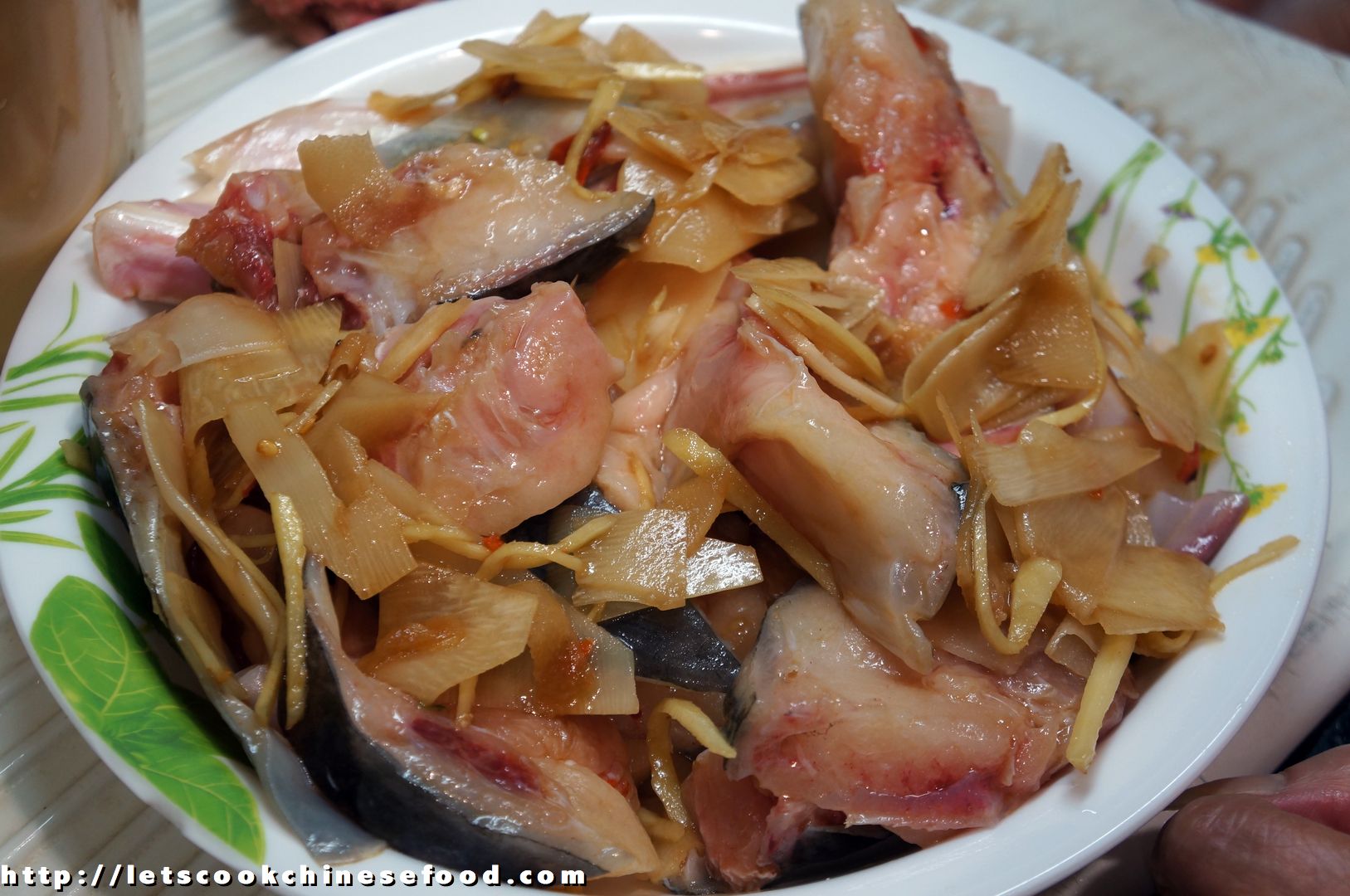 Chinese Recipe Steamed Fish head with Sour Bamboo Shoots (食譜 酸荀蒸魚頭)