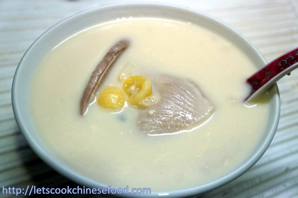 Chinese Recipe Pig's stomach with Beancurd Sheet Soup (中式湯水食譜： 腐竹豬肚湯)