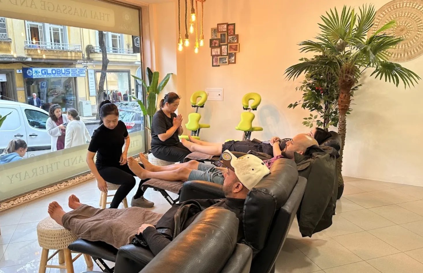 Shops Let's Relax Thai Massage & Therapy