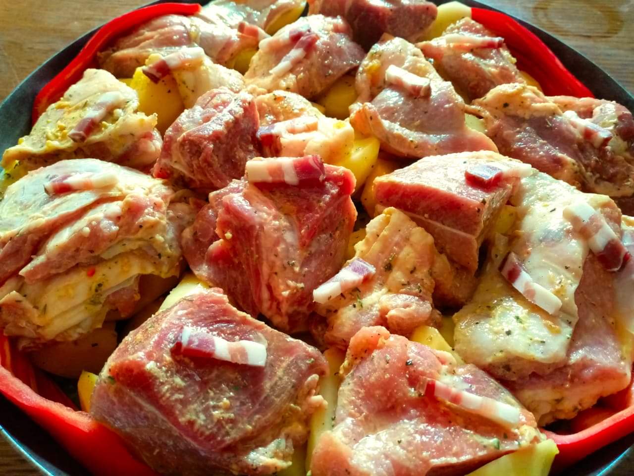 Leutar.net Gurmanske priče iz Trebinja - MESO ISPOD SAČA