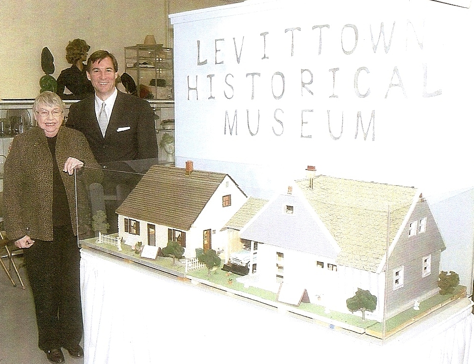 Tom Suozzi Visits Levittown Museum Levittown Historical Society Blog