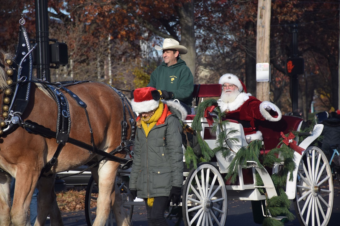PHOTOS Bristol Christmas Parade Delivers Smiles