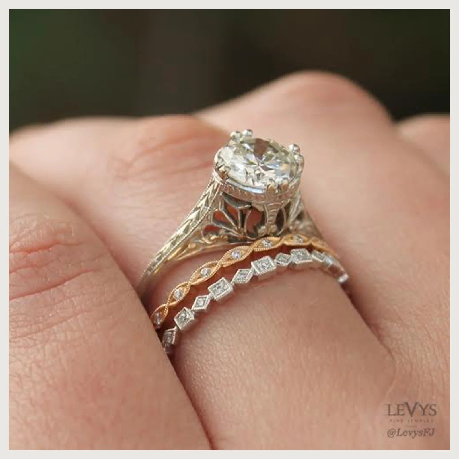 ANTIQUE ENGAGEMENT RINGS