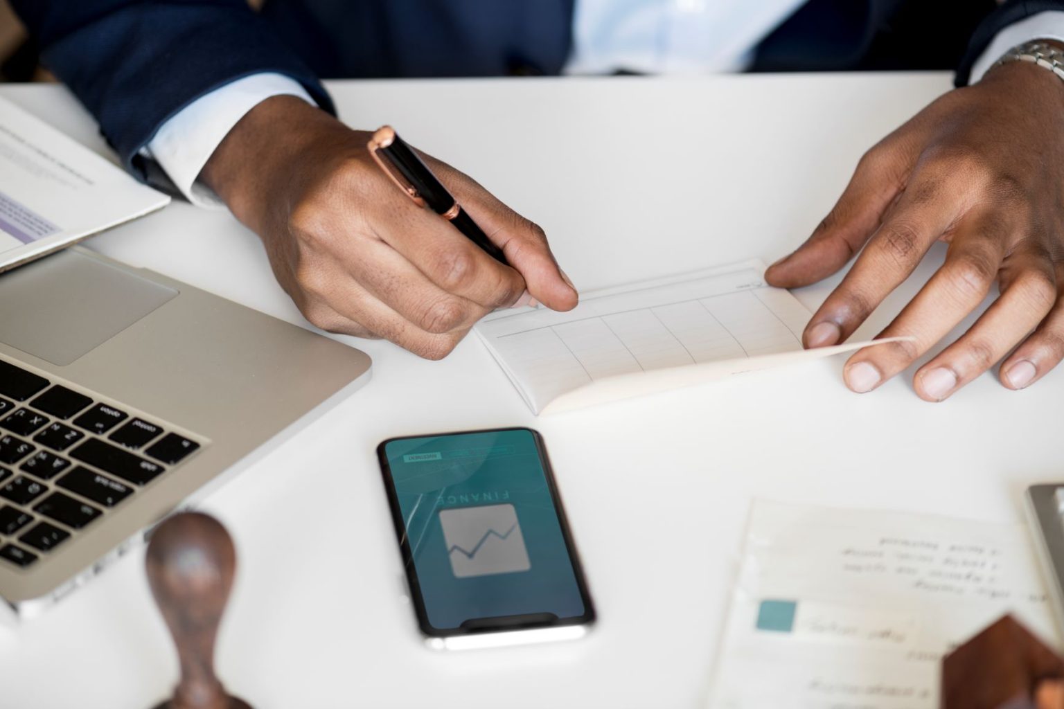 Tips for Notaries in Choosing the Best Checking Account Lewis