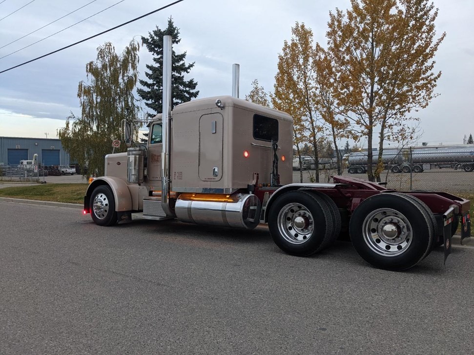 Conestoga Trucking 61 LF Truck Centre